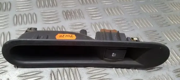 Renault Espace - Grand espace IV Electric window control switch 8200327947