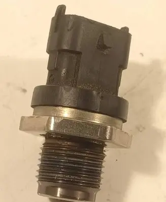 Volvo V70 Fuel pressure sensor 0281002707