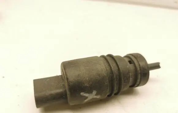 BMW X5 E53 Windscreen/windshield washer pump
