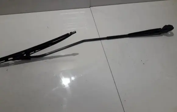 Renault Laguna I Front wiper blade arm 7700821934