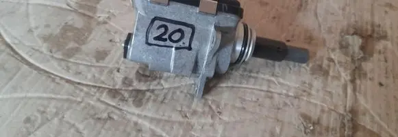 Peugeot 208 II Gear selector/shifter in gearbox 