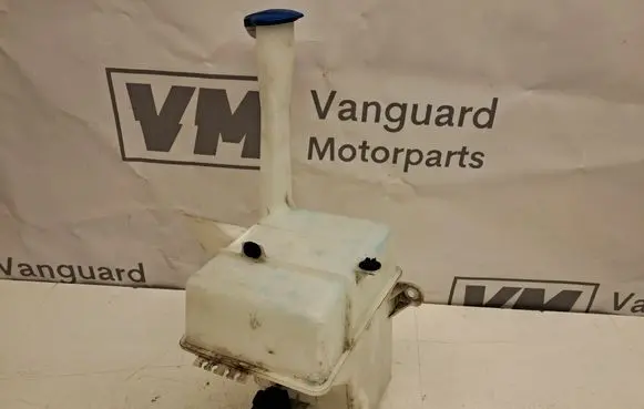 Hyundai i40 Windshield washer fluid reservoir/tank 986103Z001