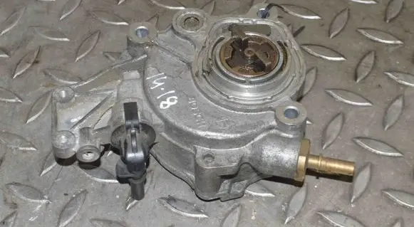 Peugeot 607 Vacuum pump D1711B