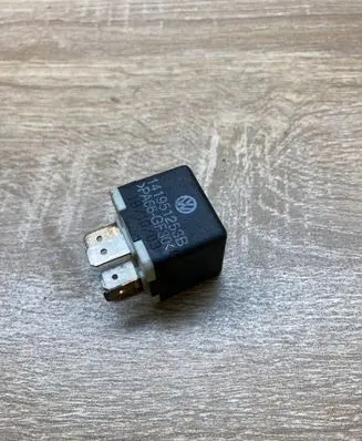 Volkswagen Phaeton Other relay 141951253B