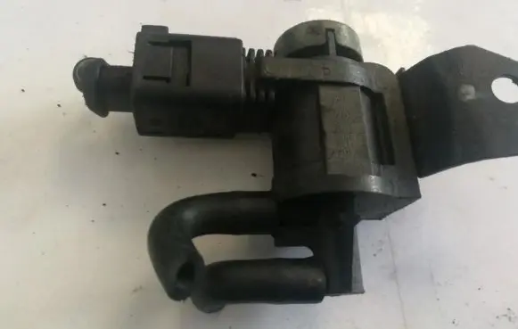 Volkswagen Sharan Turbo solenoid valve 1J0906283C