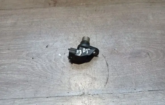 Volvo S60 Camshaft position sensor 0232103033 8631533
