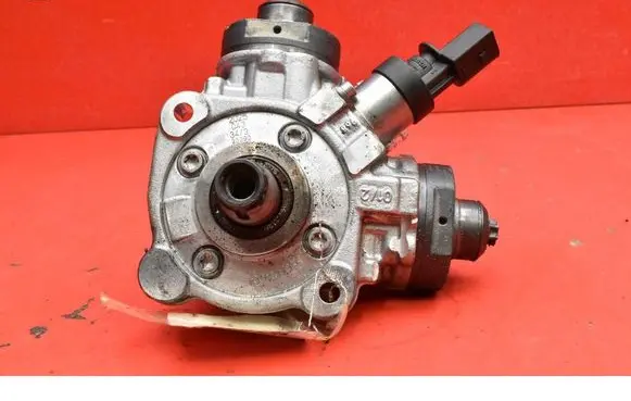 BMW 7 F01 F02 F03 F04 Fuel injection high pressure pump 0445010688