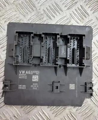 Volkswagen PASSAT B7 Comfort/convenience module 3AA937087A