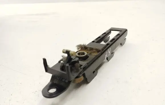 Seat Toledo II (1M) Seat belt adjustment motor 3B0857819B