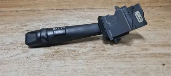 Volvo S60 Indicator stalk 30658618