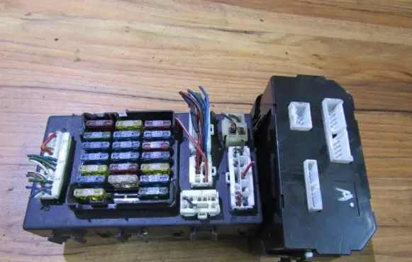 KIA Clarus Fuse box set ok9ac67560 61203211