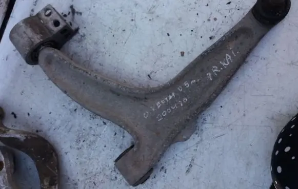 Opel Vectra C Front lower control arm/wishbone