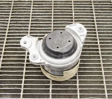Mercedes-Benz GLC X253 C253 Engine mount bracket A2052407800