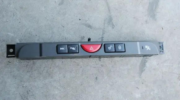 Land Rover Discovery 3 - LR3 Hazard light switch YUL500400WUX