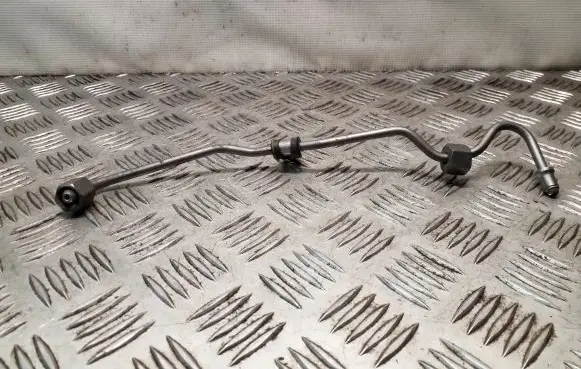 Chrysler 300 - 300C Fuel line pipe