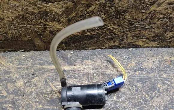 Suzuki Alto Windscreen/windshield washer pump