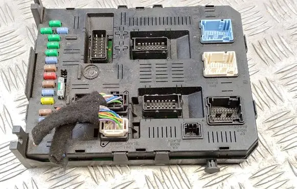 Citroen C5 Fuse module 9661940380 01130606