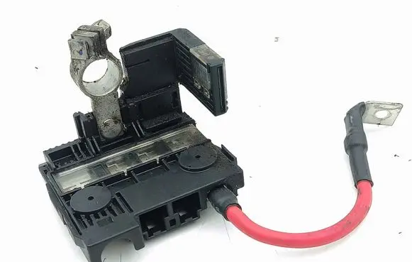 Chevrolet Trax Battery relay fuse 13632719