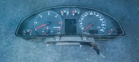 Audi A6 S6 C5 4B Speedometer (instrument cluster) 4B0919881X
