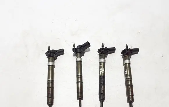 Volkswagen Amarok Fuel injector 03L130277C