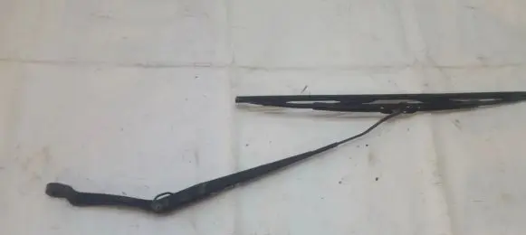 Hyundai Tucson JM Front wiper blade arm