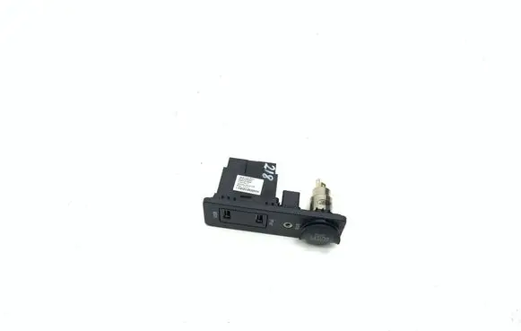 Jaguar XJ X351 AUX in-socket connector AW9319C166AA