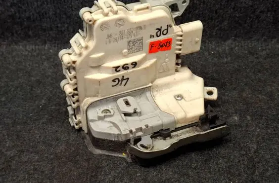 Audi A6 S6 C7 4G Front door lock 8J1837016D