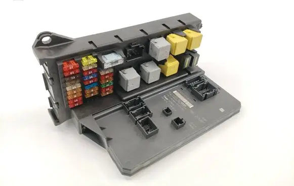 Mercedes-Benz Sprinter W906 Fuse module A9069006303