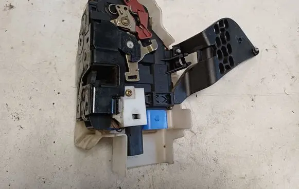 Front door lock