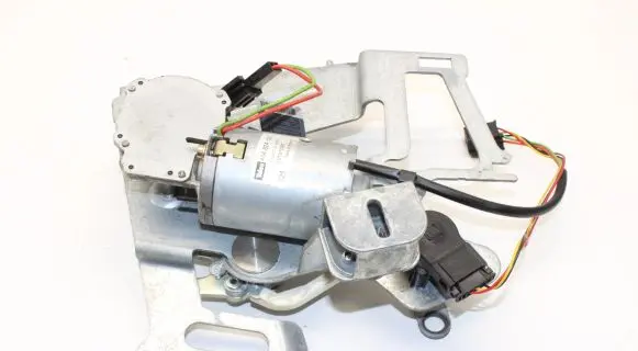 Mercedes-Benz CLS C219 Tailgate/trunk/boot lift motor 404824 E5000016