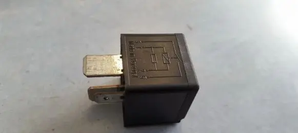 Volkswagen Golf IV Other relay 7M0951253A 95VW10K705CA