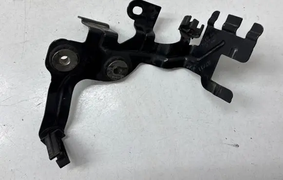 Volkswagen Caddy Other engine bay part 1T0906469C