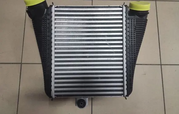 Audi A8 S8 D5 Intercooler radiator 4N0145805Q