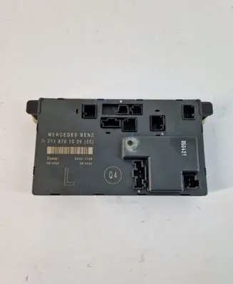 Mercedes-Benz E W211 Door control unit/module 2118701326