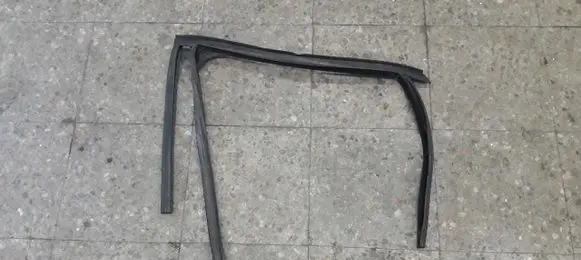 Ford Focus Rubber seal rear door 6514000094