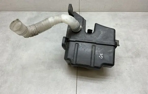 Volkswagen Golf VII Windshield washer fluid reservoir/tank 5G0955453J