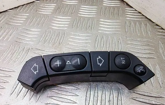BMW 5 E39 Steering wheel buttons/switches 6903396