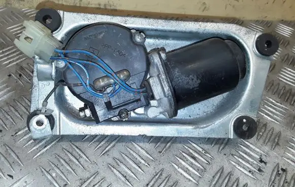Suzuki Grand Vitara I Front door window regulator motor 3810065D10