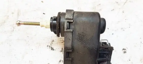 Audi 100 S4 C4 Headlight level adjustment motor 00437545