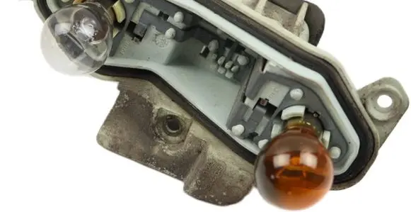 Opel Vectra C Tail light bulb cover holder 443046 443042