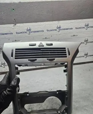 Opel Astra H Radio/GPS head unit trim 13141091 13141085