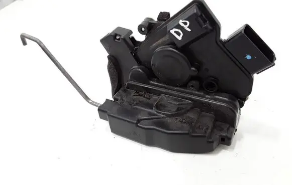 Mazda 3 I Front door lock