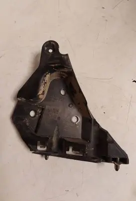 Volvo XC60 Front bumper mounting bracket 30764619