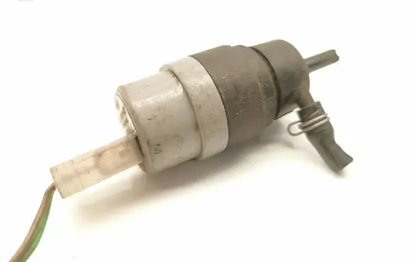 Audi A6 S6 C4 4A Windscreen/windshield washer pump 431955651