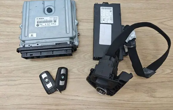 BMW X5 E70 Engine ECU kit and lock set 8517016 0281018320