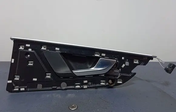 Audi Q7 4M Front door interior handle 4M0867224A