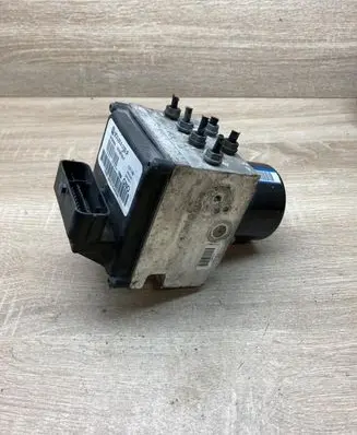 Volkswagen PASSAT B6 ABS Pump 3C0614109P