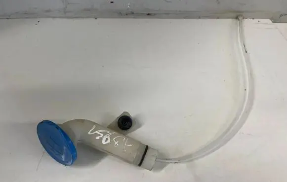 Windshield washer fluid reservoir/tank