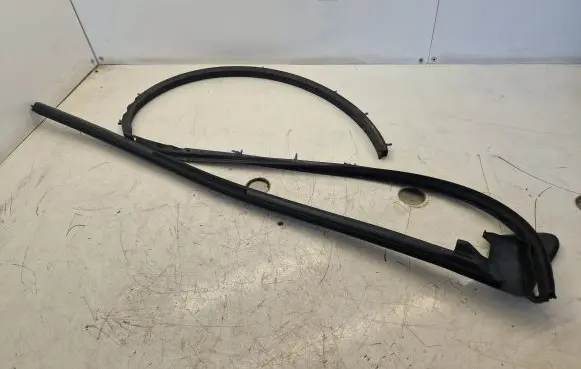 Porsche 911 991 Front door rubber seal 99102547700