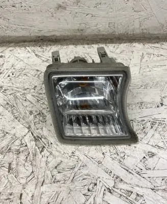 Toyota Prius (XW30) Front indicator light 8152047010